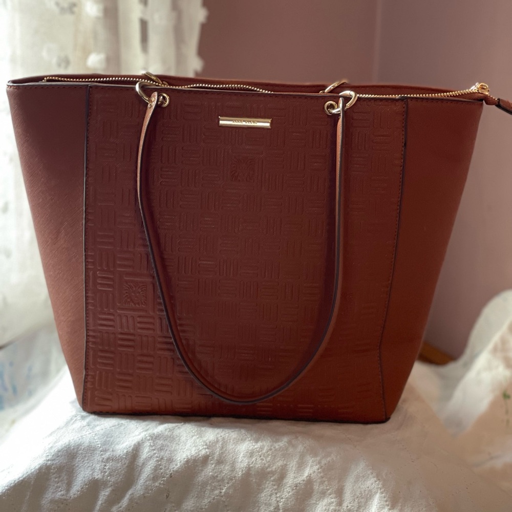 Anne Klein tote bag.